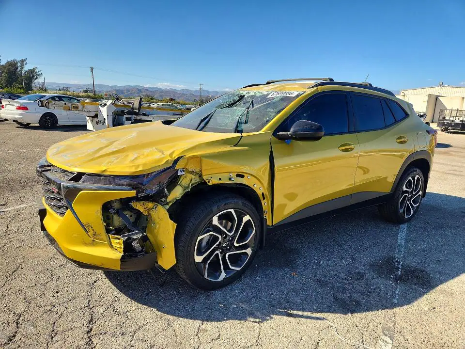 KL77LJE27RC102040 Chevrolet TRAX 2024 — повреждение Передняя часть, фото до ремонта