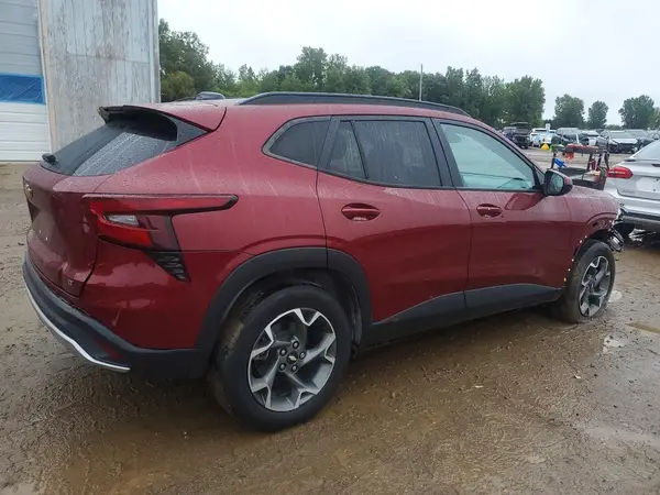 KL77LHE22RC063303 — 2024 Chevrolet TRAX, фото 3 с аукциона Copart, Передняя часть