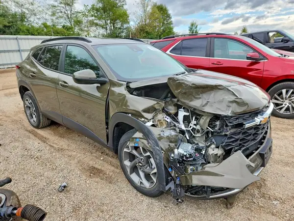 KL77LHE22RC084653 — 2024 Chevrolet TRAX, фото 4 с аукциона Copart 13.10.2026, Передняя часть