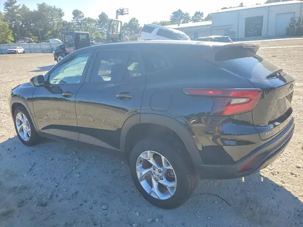 KL77LFE26RC168351 — 2024 Chevrolet TRAX, фото 2 с аукциона Copart, Передняя часть