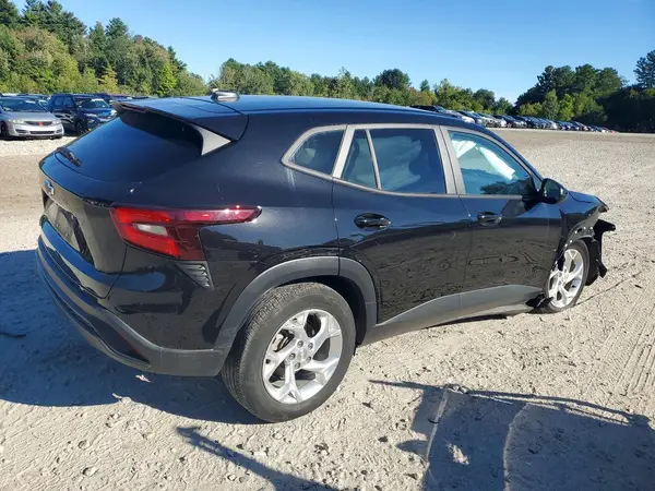 KL77LFE26RC168351 — 2024 Chevrolet TRAX, фото 3 с аукциона Copart, Передняя часть
