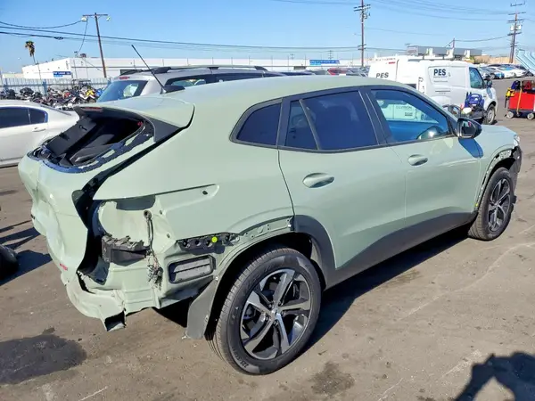 KL77LGE2XRC095264 — 2024 Chevrolet TRAX, фото 3 с аукциона Copart, Передняя часть