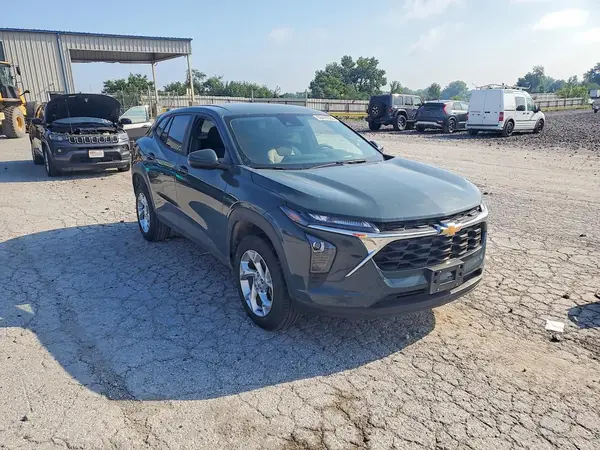 KL77LFEP5SC290426 — 2025 Chevrolet TRAX, фото 4 с аукциона Copart, Град