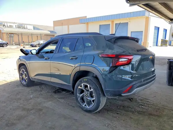 KL77LHEP9SC124423 — 2025 Chevrolet TRAX, фото 2 с аукциона Copart, Передняя часть