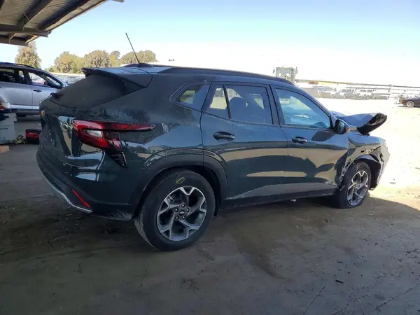 KL77LHEP9SC124423 — 2025 Chevrolet TRAX, фото 3 с аукциона Copart, Передняя часть