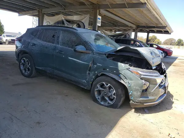 KL77LHEP9SC124423 — 2025 Chevrolet TRAX, фото 4 с аукциона Copart, Передняя часть