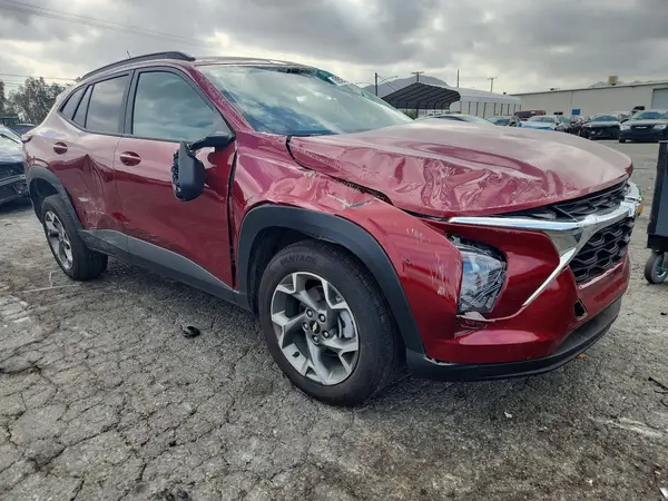 KL77LHEP5SC233980 — 2025 Chevrolet TRAX, фото 4 с аукциона Copart, Опрокидывание