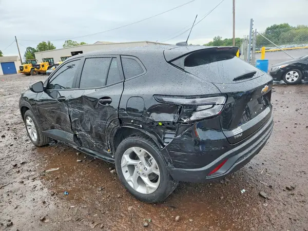 KL77LFEP6SC043531 — 2025 Chevrolet TRAX, фото 2 с аукциона Copart, Боковая часть