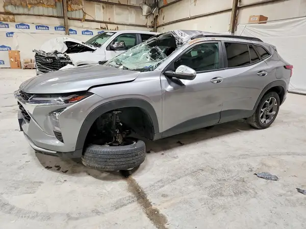KL77LHEP2SC170515 — 2025 Chevrolet TRAX, Опрокидывание (Rollover), фото до ремонта