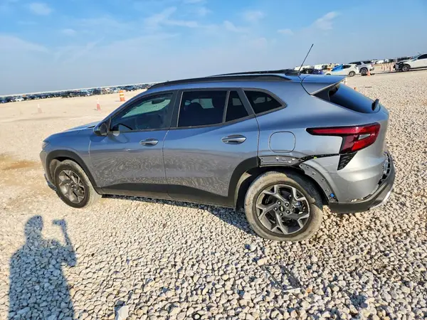 KL77LHEP1SC103808 — 2025 Chevrolet TRAX, фото 2 с аукциона Copart, Задняя часть