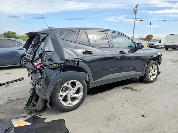 KL77LFEP1SC329089 — 2025 Chevrolet TRAX, фото 3 с аукциона Copart 05.10.2026, Задняя часть