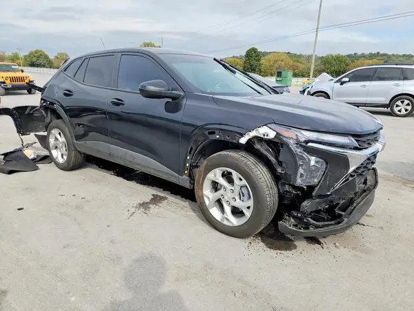 KL77LFEP1SC329089 — 2025 Chevrolet TRAX, фото 4 с аукциона Copart 05.10.2026, Задняя часть