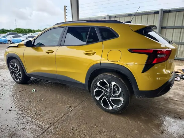 KL77LJEP0SC166745 — 2025 Chevrolet TRAX, фото 2 с аукциона Copart, Передняя часть