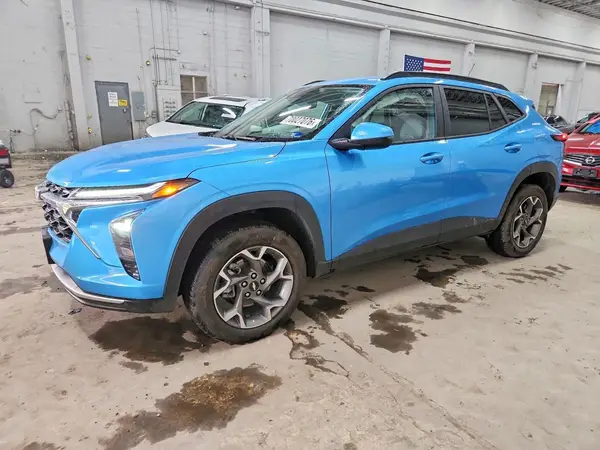 KL77LHEP2SC182664 — 2025 Chevrolet TRAX, Передняя часть (Front End), фото до ремонта