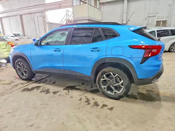 KL77LHEP2SC182664 — 2025 Chevrolet TRAX, фото 2 с аукциона Copart 07.10.2026, Передняя часть