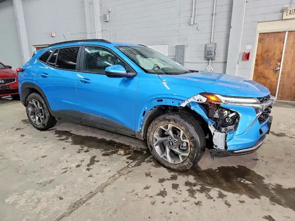 KL77LHEP2SC182664 — 2025 Chevrolet TRAX, фото 4 с аукциона Copart 07.10.2026, Передняя часть