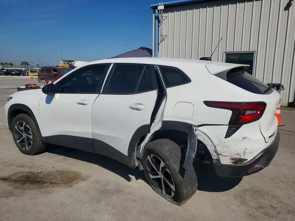 KL77LGEP4SC315256 — 2025 Chevrolet TRAX, фото 2 с аукциона Copart, Задняя часть