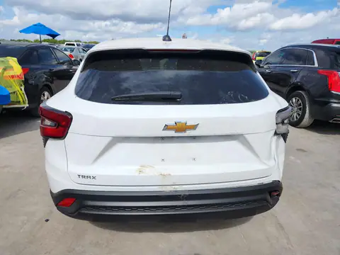 KL77LFEP2SC293011 — 2025 Chevrolet TRAX, фото 6 с аукциона Copart, Передняя часть