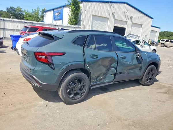 KL77LHEP0TC235637 — 2026 Chevrolet TRAX, фото 3 с аукциона Copart, Боковая часть