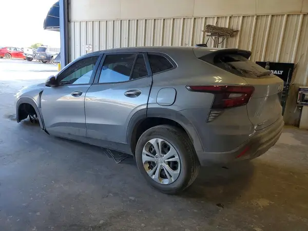 KL77LFEP4TC061981 — 2026 Chevrolet TRAX, фото 2 с аукциона Copart, Повреждения снизу