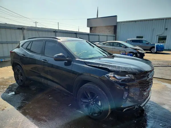 KL77LKEPXTC104924 — 2026 Chevrolet TRAX, фото 4 с аукциона Copart, Передняя часть