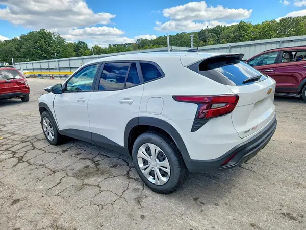 KL77LFEP6TC122103 — 2026 Chevrolet TRAX, фото 2 с аукциона Copart, Передняя часть