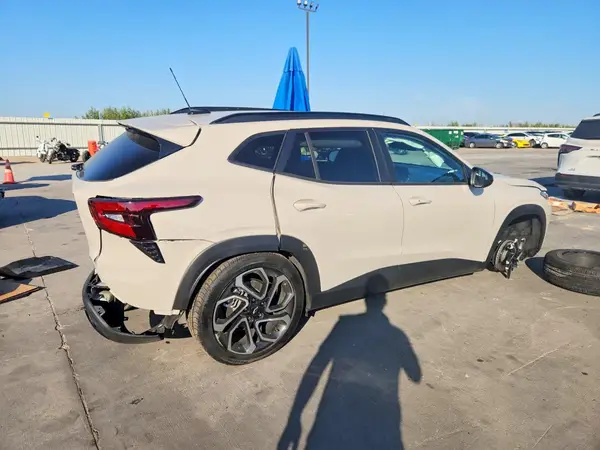 KL77LJEPXTC189984 — 2026 Chevrolet TRAX, фото 3 с аукциона Copart, Задняя часть