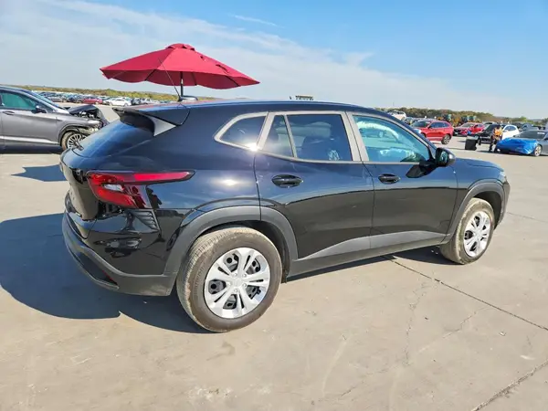 KL77LFEP4TC236746 — 2026 Chevrolet TRAX, фото 3 с аукциона Copart, Боковая часть