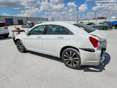 2013 Chrysler 200 Touring VIN 1C3CCBBG2DN744299 фото 2