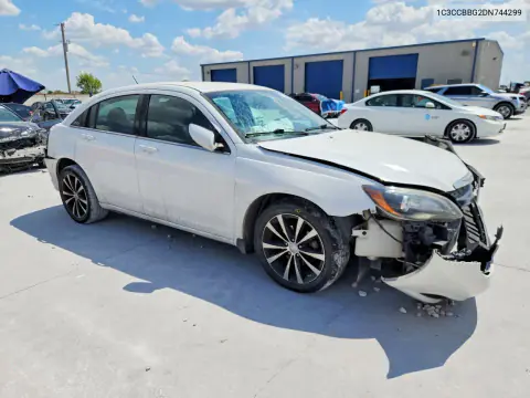 2013 Chrysler 200 Touring VIN 1C3CCBBG2DN744299 фото 4