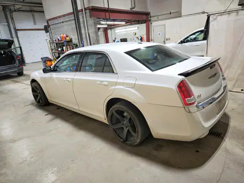 2C3CCARG0DH615843 — 2013 Chrysler 300, фото 2 с аукциона Copart 06.10.2026, Передняя часть