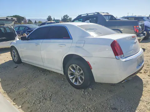 2015 Chrysler 300 VIN 2C3CCAAG1FH818190 фото 2