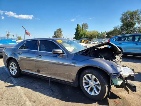 2015 Chrysler 300 Limited VIN 2C3CCAAG8FH882520 фото 4