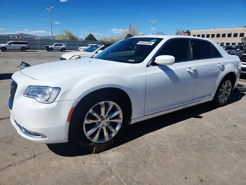 2C3CCARG3GH270506 — 2016 Chrysler 300, Вандализм (Vandalism), фото до ремонта