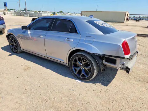 2C3CCAAG3HH577512 — 2017 Chrysler 300, фото 2 с аукциона Copart 30.09.2026, Передняя часть