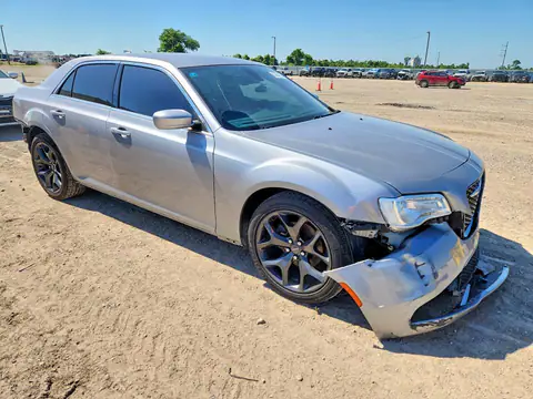 2C3CCAAG3HH577512 — 2017 Chrysler 300, фото 4 с аукциона Copart 30.09.2026, Передняя часть