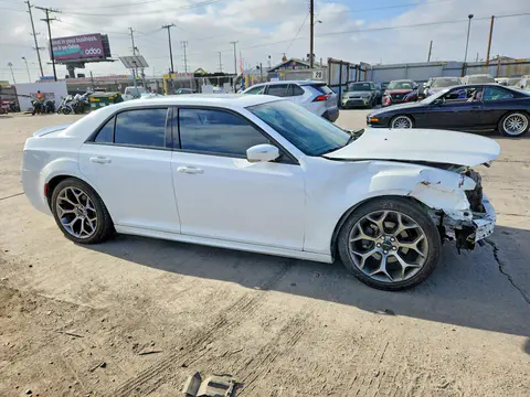 2018 Chrysler 300 VIN 2C3CCABG7JH244749 фото 4