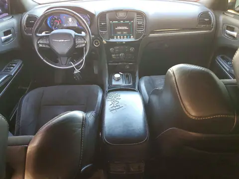 2C3CCABT1JH174985 — 2018 Chrysler 300, фото 8 с аукциона Copart, Передняя часть