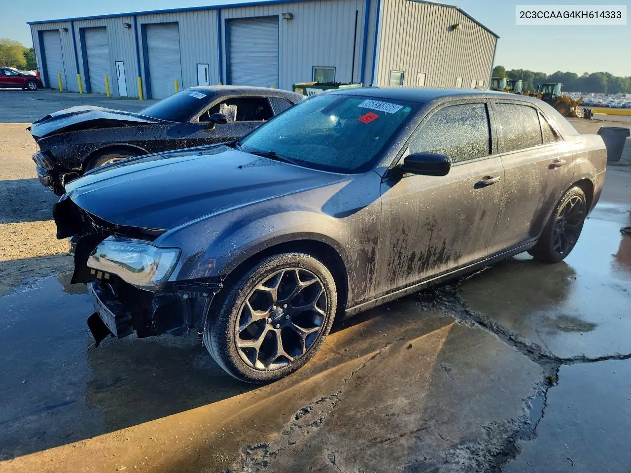 2C3CCAAG4KH614333 Chrysler 300 2019 — повреждение Передняя часть, фото до ремонта