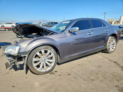 2C3CCAEGXKH568677 — 2019 Chrysler 300, Передняя часть (Front End), фото до ремонта