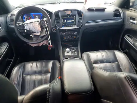 2C3CCABG8PH633506 — 2023 Chrysler 300, фото 8 с аукциона Copart, Передняя часть