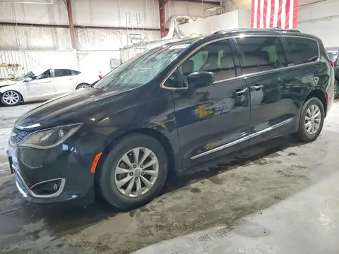 2C4RC1BGXHR702780 — 2017 Chrysler Pacifica, Передняя часть (Front End), фото до ремонта