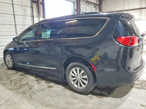 2017 Chrysler Pacifica VIN 2C4RC1BGXHR702780 фото 2