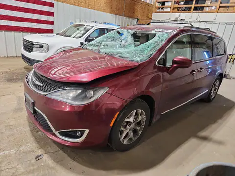 2C4RC1EG9HR757605 — 2017 Chrysler Pacifica, Передняя часть (Front End), фото до ремонта