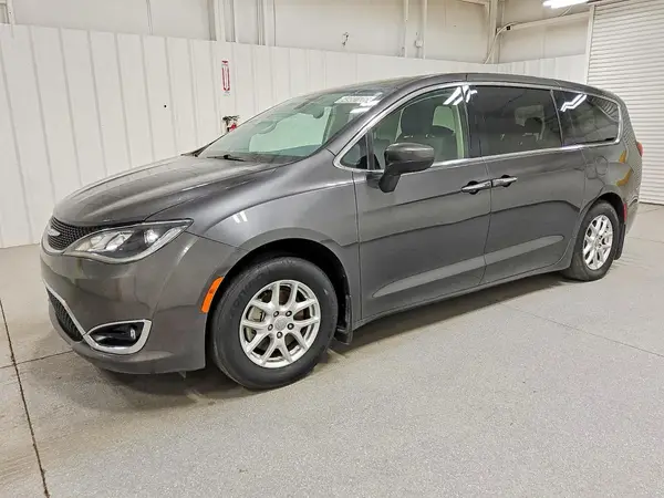 2C4RC1BG5HR846737 Chrysler Pacifica 2017 — повреждение Естественный износ, фото до ремонта