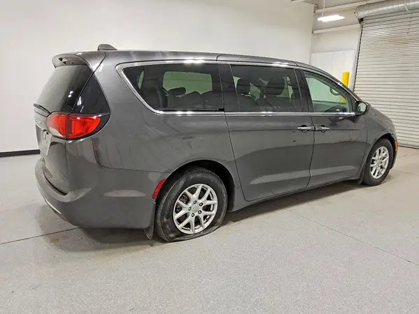 2C4RC1BG5HR846737 — 2017 Chrysler Pacifica, фото 3 с аукциона Copart 29.09.2026, Естественный износ