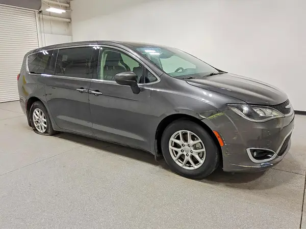 2C4RC1BG5HR846737 — 2017 Chrysler Pacifica, фото 4 с аукциона Copart 29.09.2026, Естественный износ