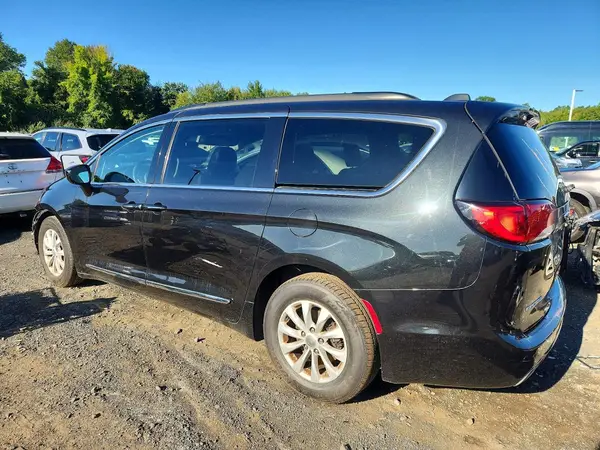2C4RC1BGXHR524370 — 2017 Chrysler Pacifica, фото 2 с аукциона Copart 01.10.2026, Передняя часть