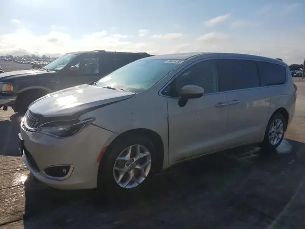 2C4RC1BGXHR768410 — 2017 Chrysler Pacifica, Передняя часть (Front End), фото до ремонта