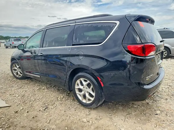 2C4RC1BG1HR670771 — 2017 Chrysler Pacifica, фото 2 с аукциона Copart 28.09.2026, Передняя часть